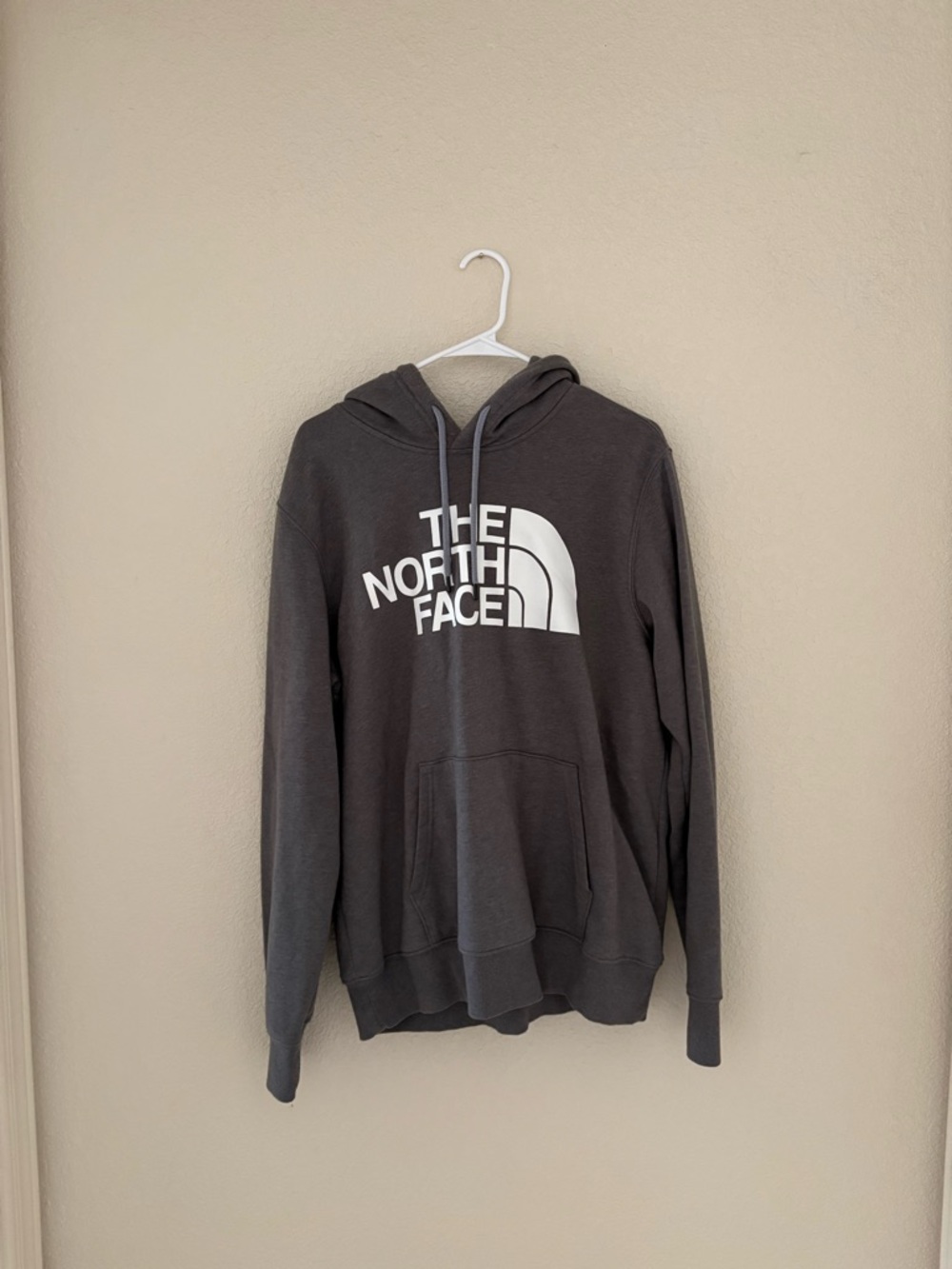 The North Face Men's Dark Gray Logo Pullover Hoodie